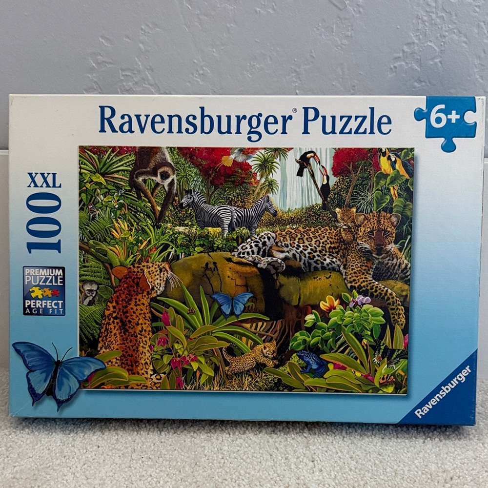 Ravensburger Jungle Wildlife XXL Puzzle — Green, Blue, Brown